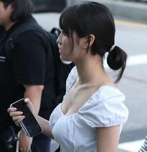 Photo : Momo side view