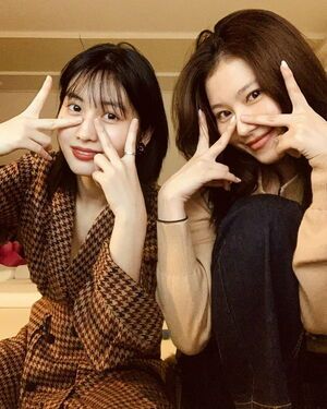 Photo : Momo and Sana