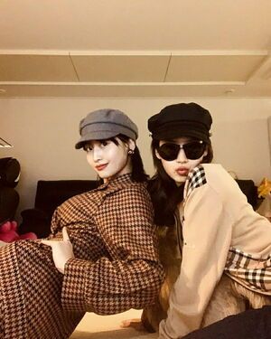 Photo : Momo and Sana