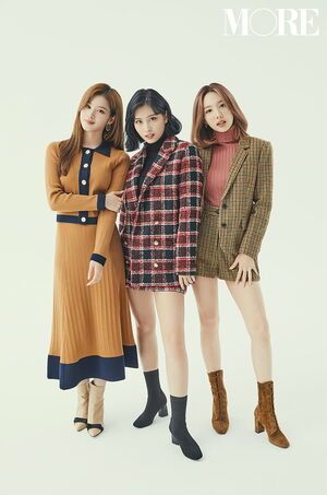 Photo : Nayeon, Momo and Sana