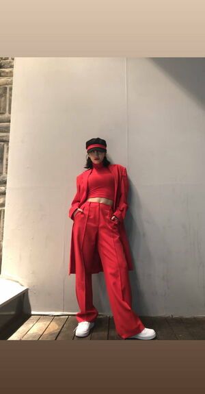 Photo : Twicetagram Stories Update - Momo in red