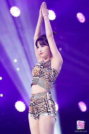 Photo : Twice - Momo