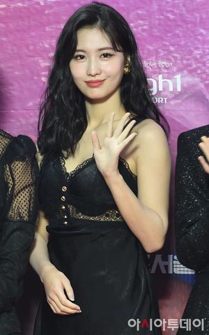 Photo : Stunning Momo