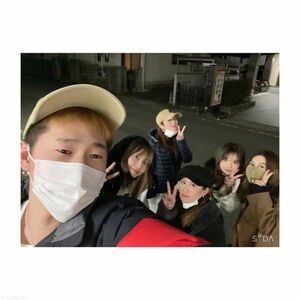 Photo : Nagafuji_412 Instagram Update - Momo group photo selca with her friends