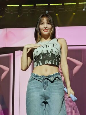 Photo : Stunning Momo