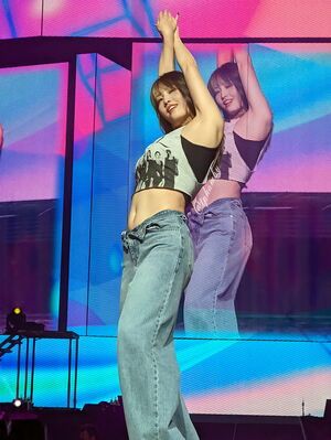 Photo : Momo - TWICE