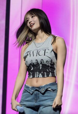 Photo : Momo - TWICE