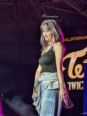 Photo : Momo - TWICE