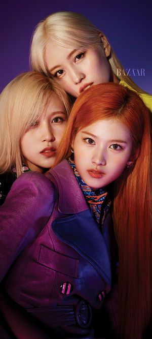 Photo : Sana, Mina and MoMo