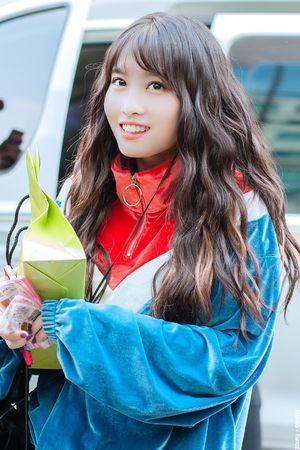 Photo : Momo being a big cutie-pie!