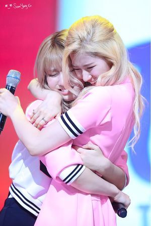 Photo : Momo & Sana