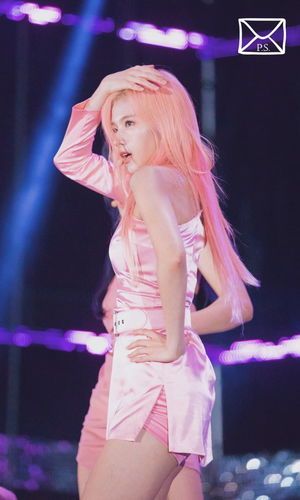 Photo : Pink Sana