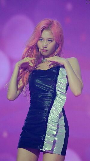 Photo : Flawless Sana