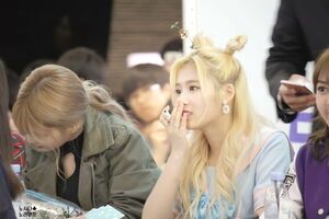 Photo : Baby Sana & Momo!