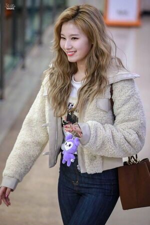 Photo : Cute Sana