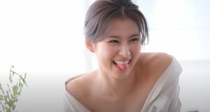 Photo : Cute Sana
