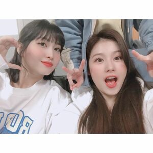 Photo : Momo, Sana