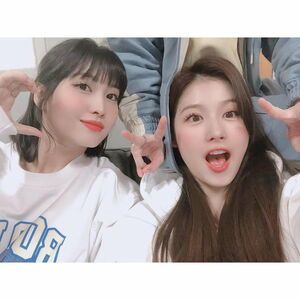 Photo : Momo, Sana