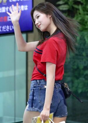 Photo : TWICE - Sana