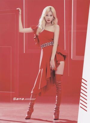 Photo : Sana in red