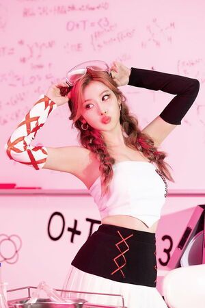 Photo : 211117 - Sana