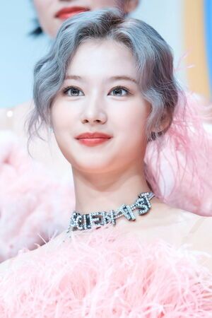 Photo : 211122 - Sana