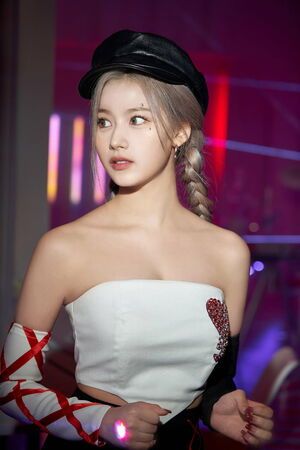Photo : TWICE - Sana