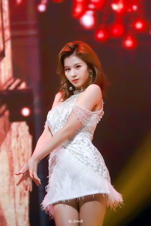 Photo : Spectacular Sana