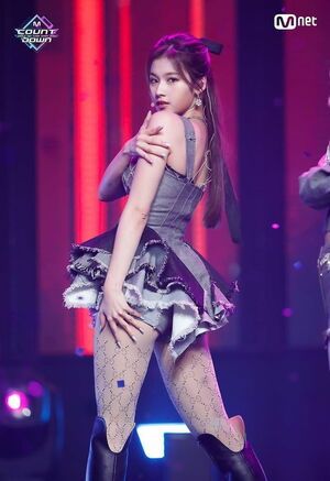 Photo : TWICE - Sana
