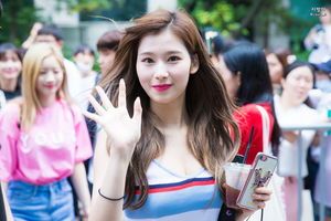 Photo : 180629 Sana