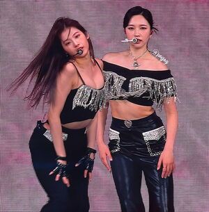 Photo : Peejsy Twitter Update - Stunning Sana and Mina