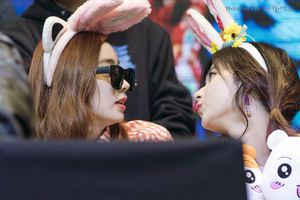 Photo : Sana and her Dahyun!