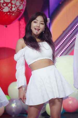 Photo : Jihyo in white