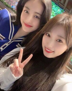 Photo : God Jihyo and Nako-Chan