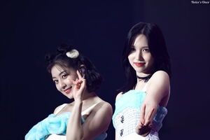 Photo : Pretty Mina and Jihyo