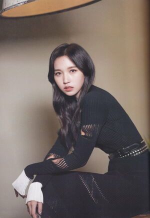 Photo : Mina is so intensely pretty!