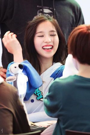 Photo : Mina so happy