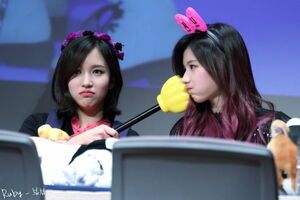 Photo : Violent Mina & her Sana!