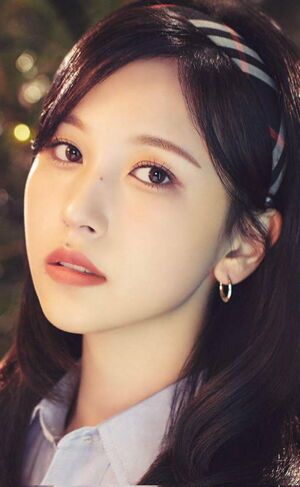 Photo : Mina Doughnut portrait
