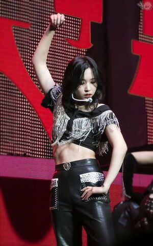 Photo : Stunning Mina