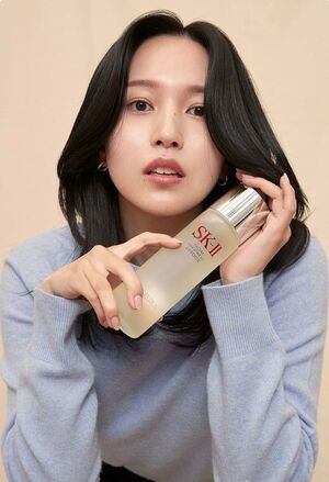 Photo : Mina x SK-II