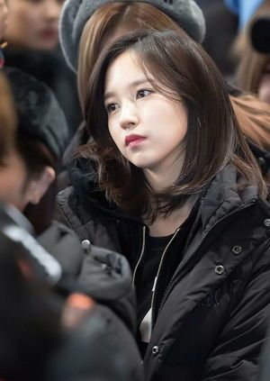 Photo : Mina is not impressed
