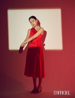 Photo : L'Officiel Singapore Facebook update - Mina for L'Officiel