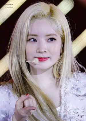 Photo : Dahyun knows it.