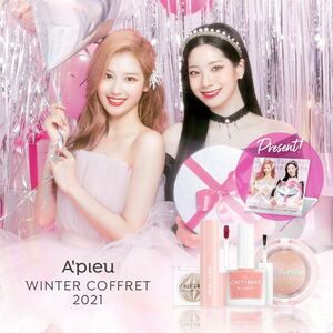 Photo : Apieu_japan Twitter Update - Pretty Sana and Dahyun