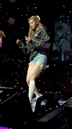 Photo : Sana you can never escape Dahyun
