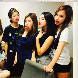 Photo : Jeongyeon, Sana, Chaeyoung and Mina