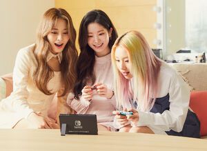 Photo : Tzuyu, Dahyun and Chaeyoung