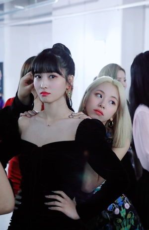 Photo : Momo & Chaeyoung