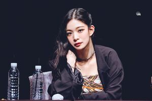 Photo : Chaeyoung